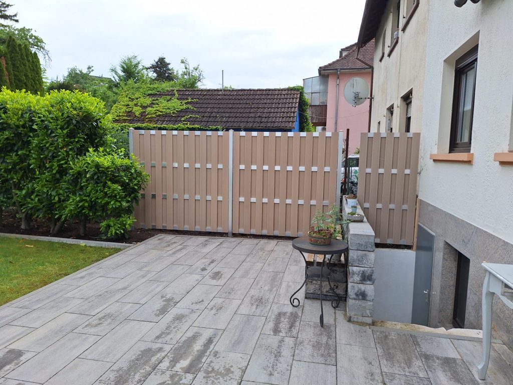 WPC-Zaun Montage auf Privatgrundstück in Rastatt